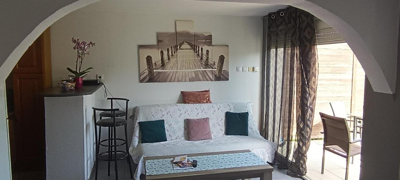 Charmante Maison Avec Piscine Anneyron Bagian luar foto